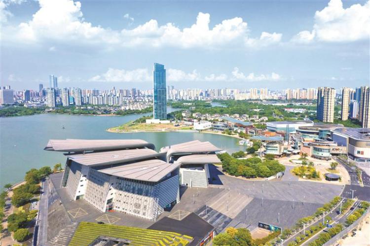 大剧院片区焕新工程启动 颜值提升+功能优化，让地标建筑更好融入市民生活_fororder_20250828_093142_002