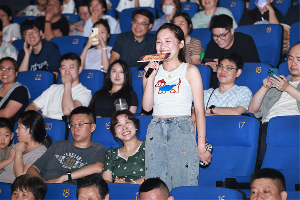 导演兼主演陈佩斯携电影《戏台》主创南京路演 畅谈电影创作与艺术坚守_fororder_3