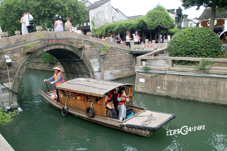 苏州：“水上游”为游客夏日添凉意