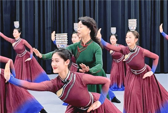 始终如一坚守在南传教学前沿 “草原舞魂”韩淑英教授如花绽放_fororder_图片20
