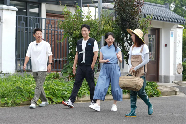 主持人撒贝宁来无锡锡山录制央视一套节目《山水间的家》_fororder_10