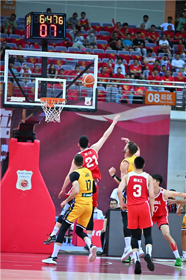 中国男篮75-72险胜波黑！两连胜剑指亚洲杯！_fororder_图片16
