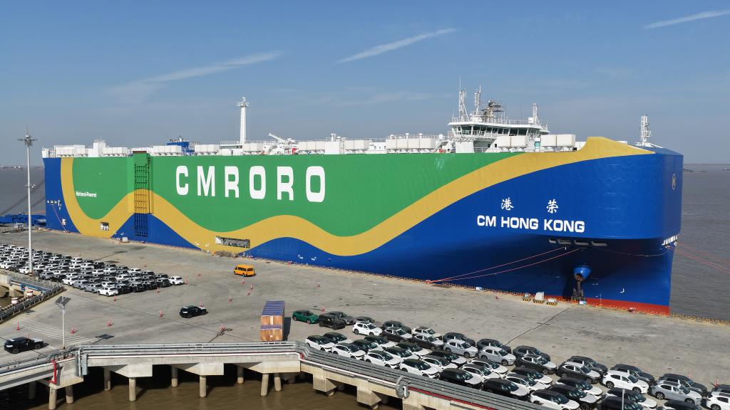 江苏太仓汽车出口持续增长_fororder_20251211_092849_000