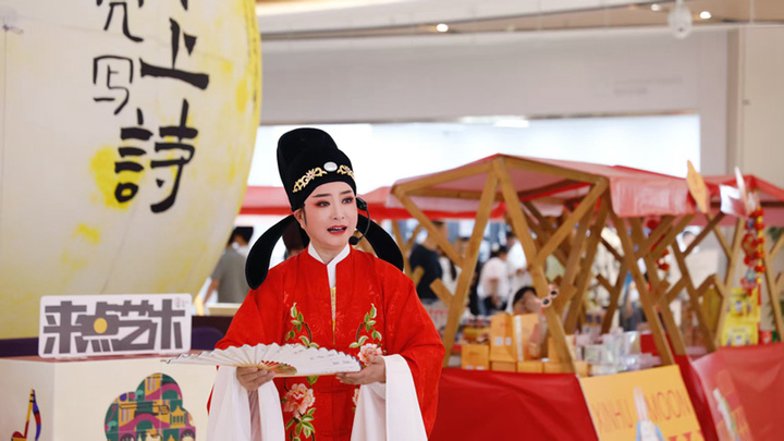 一曲水磨调点亮虎丘夜色 名家票友齐聚2025虎丘曲会