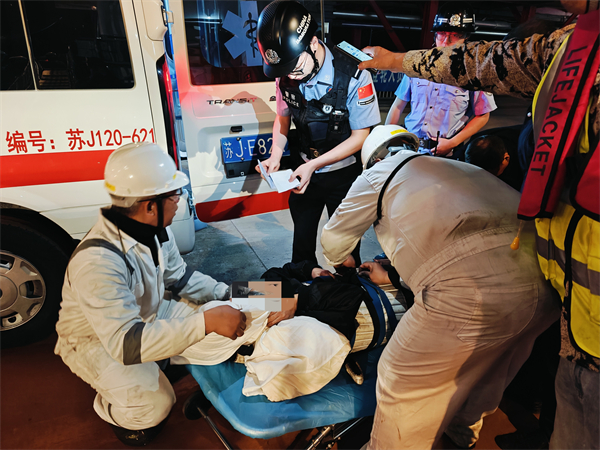 船员突发疾病 盐城边检开通“紧急通道”_fororder_17