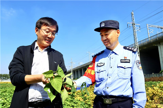 民警孔祥虎：把温暖送到群众心坎上_fororder_图片23