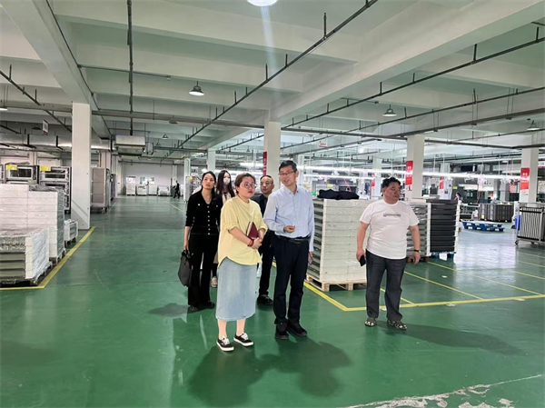 泰州民法典宣传月暨“普法直通车·法企面对面”活动在海陵区举办_fororder_13