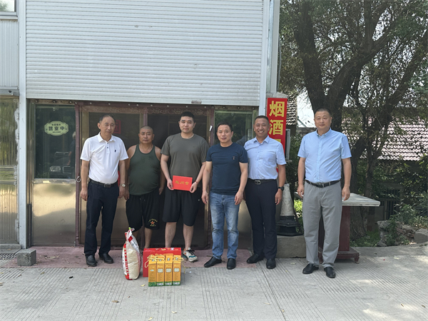 泰州医药高新区（高港区）口岸街道：“八一”慰问送关怀 情暖军人军属心_fororder_1