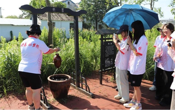 以艺术赋能乡村振兴 南邮学子墙绘“点睛”张家港市锦丰镇南港村_fororder_36