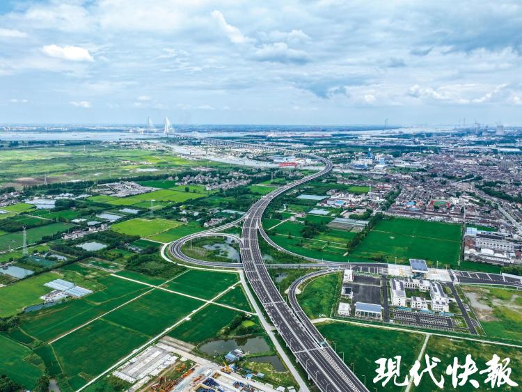 又一座世界级大桥建成！常泰长江大桥通车，常泰两地20分钟直达