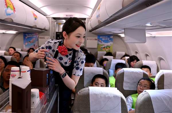 285万人次！东航江苏暑运旅客运输量、平均客座率、航班量均创历史新高_fororder_儿童友好航班