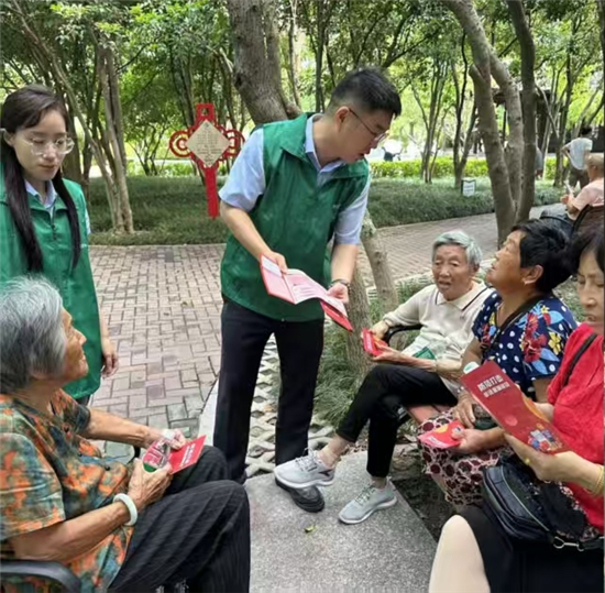中国人寿财险泰州市靖江公司开展防范非法金融宣传活动_fororder_图片10