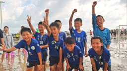 首届江苏青少年滩涂足球争霸赛举办