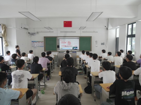 东台开展禁毒、反诈“开学第一课”联合宣讲活动_fororder_图片 2