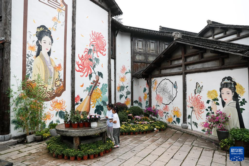 江苏句容：宝华山下文旅热_fororder_20250928_092658_003