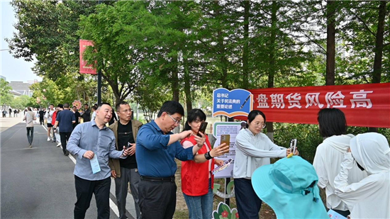 淮安市清江浦区：边走边学 这场普法活动因“典”精彩_fororder_图片11