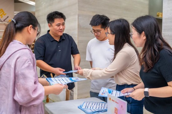 泰州海陵工业园区举办：“青春向祖国 巧手献祝福”楼宇团建活动_fororder_图片 2
