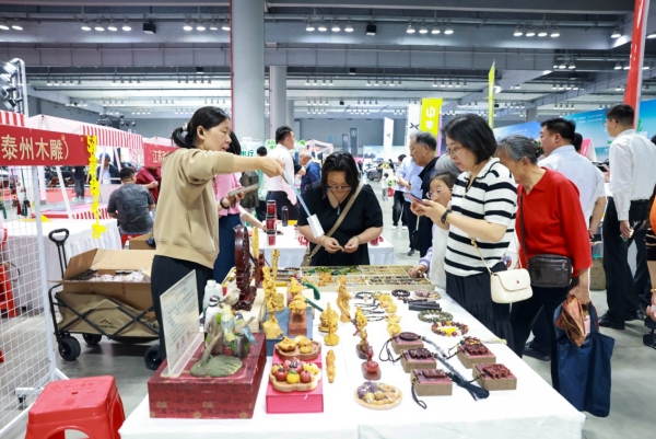 泰州“五一”“泰享消费·内外贸优品”展销活动启幕_fororder_图片18_副本