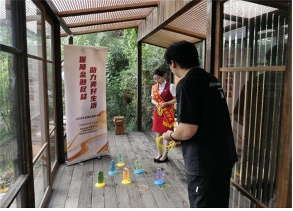 反诈清风“扇”出来 中信银行南京分行携手拾叁茶打造沉浸式金融宣教新范式_fororder_3