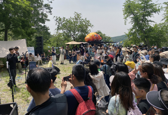 连云港“小美满0518爱在孔雀沟森林音乐会”点燃夏日激情_fororder_图片 1