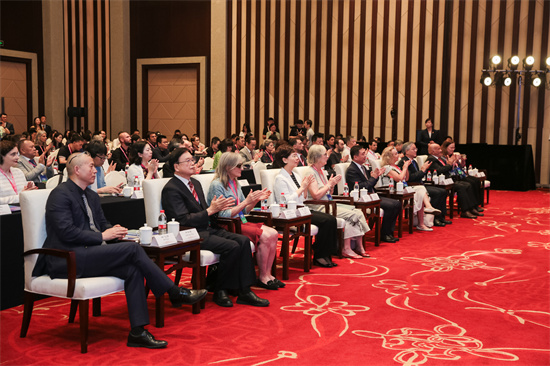 以译传情 第七次汉学家文学翻译国际研讨会在南京举办_fororder_S027537.JPG~tplv-9lv23dm2t1-image