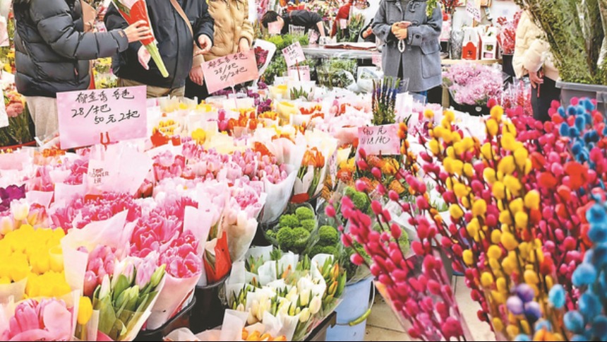 临近春节南京花卉市场年宵花迎来销售高峰