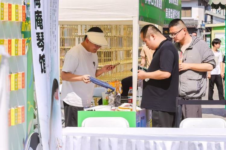 南通文旅“空降”苏州观前街 打响“苏超”暖场战