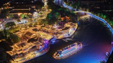扬州：夜游古运河