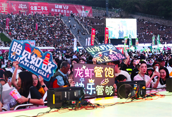 真诚惠民 全民嗨翻 第25届盱眙龙虾节火热登场_fororder_微信图片_2025-06-13_104953_507