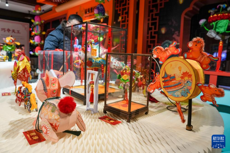 江苏南京：秦淮灯会璀璨夜_fororder_20260122_092335_005