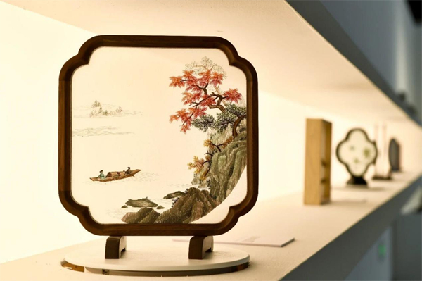沉浸式体验非遗之美 小米双面艺术展探索传统文化创新表达_fororder_7