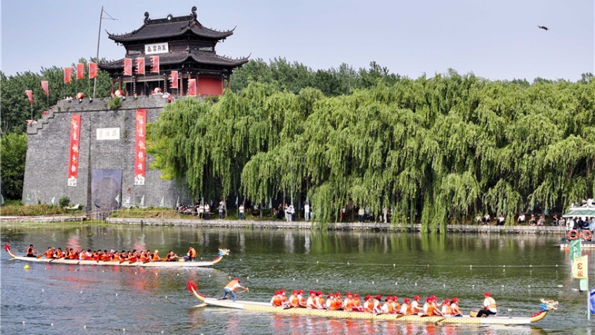江苏泰州：赛龙舟 迎端午