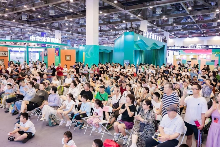 2025中国体育旅游精品项目在两个博览会现场推介