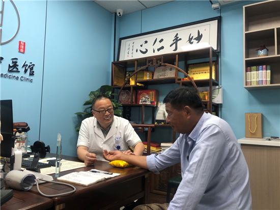 基层中医薛玉科：35载坚守初心服务基层百姓_fororder_图片2
