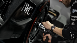 呈现APXGP车队联名时计作品 《F1™：狂飙飞车》专属观影活动在南京举行