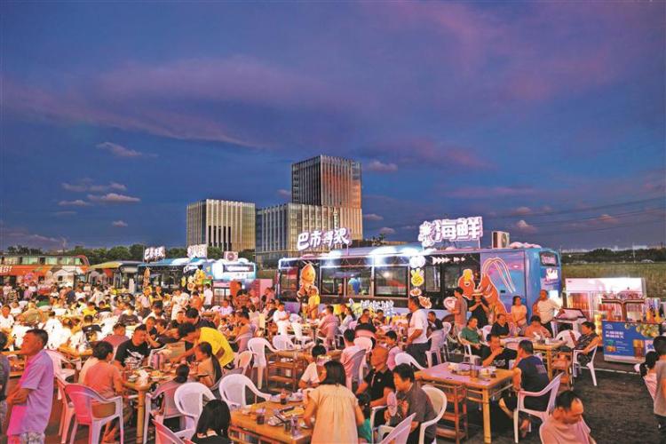 无锡：逛夏日夜市 看人间烟火_fororder_d2e741c1-8291-4389-aa2f-6a8a39da58c5
