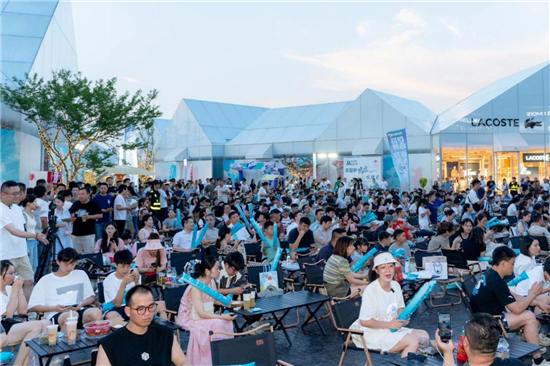 南通苏锡通园区：美食观赛福利全 “苏超”枫叶小镇奥特莱斯“第二现场”嗨翻球迷_fororder_图片6
