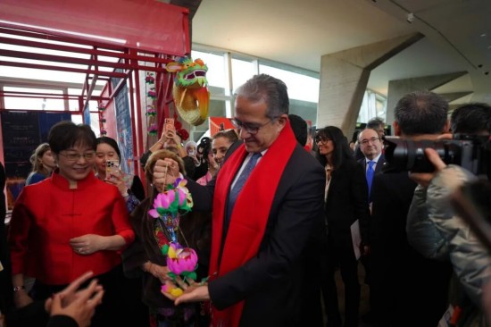 阿南亮相联合国教科文总部_fororder_640