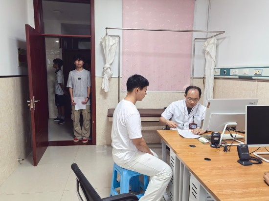 盐城东台:携笔从戎酬壮志 热血青春卫国防