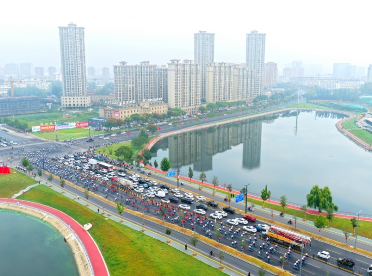 江苏盱眙：国庆骑行潮 车轮丈量城市发展变迁_fororder_微信图片_2025-10-01_191804_851_副本