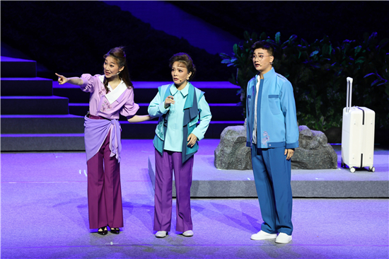苏韵淮音启新篇 淮剧《油菜花开燕归来》在南京成功首演_fororder_图片2_副本