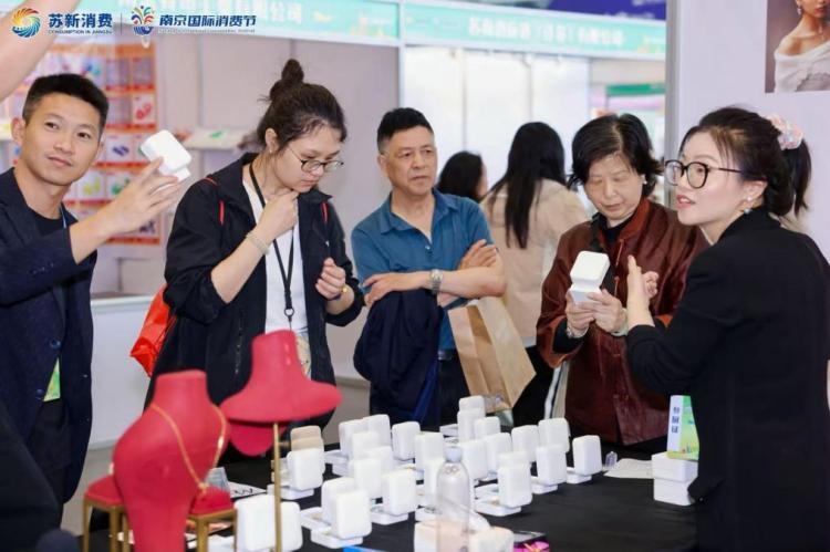 逾160家外贸企业参展，南京市民在“家门口”选购实惠外贸货