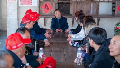 泰州海陵红旗街道开展“探寻红色印记·传承铁军精神”红色研学活动