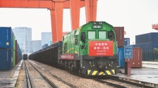 江苏首趟中越“铁路快通”模式中亚直达班列开行