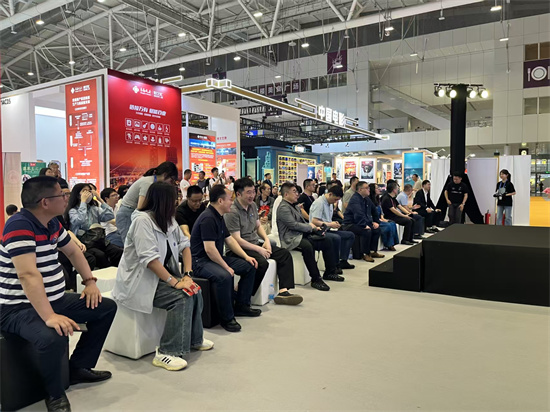 破“芯”局！南京企业攻克硅游丝技术 我国成全球第二实现全产业链量产_fororder_微信图片_20250525114523
