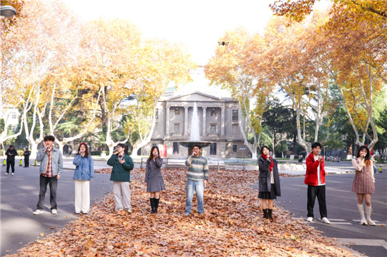 东南大学梧桐文化节启幕 新生快闪以青春之歌唱响报国强音_fororder_图片10