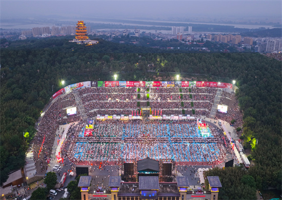 真诚惠民 全民嗨翻 第25届盱眙龙虾节火热登场_fororder_微信图片_2025-06-13_105005_103