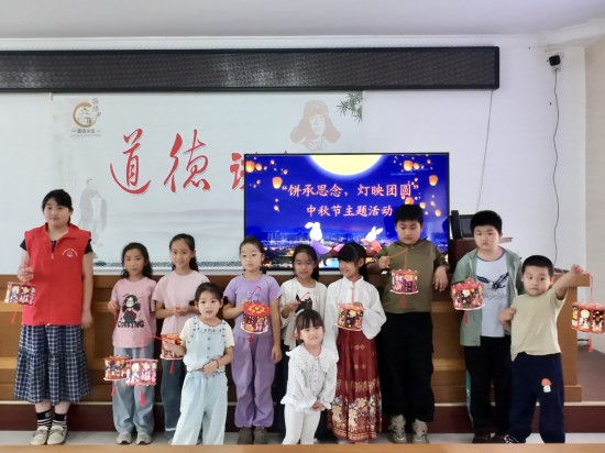 泰州姜堰张甸举办“饼承思念，灯映团圆”中秋节主题活动_fororder_图片 1