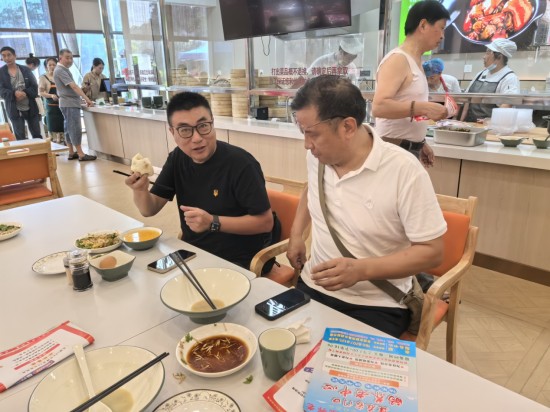 泰州海陵泰顺社区创新“小区书记”模式 打造全龄邻里康养会客厅