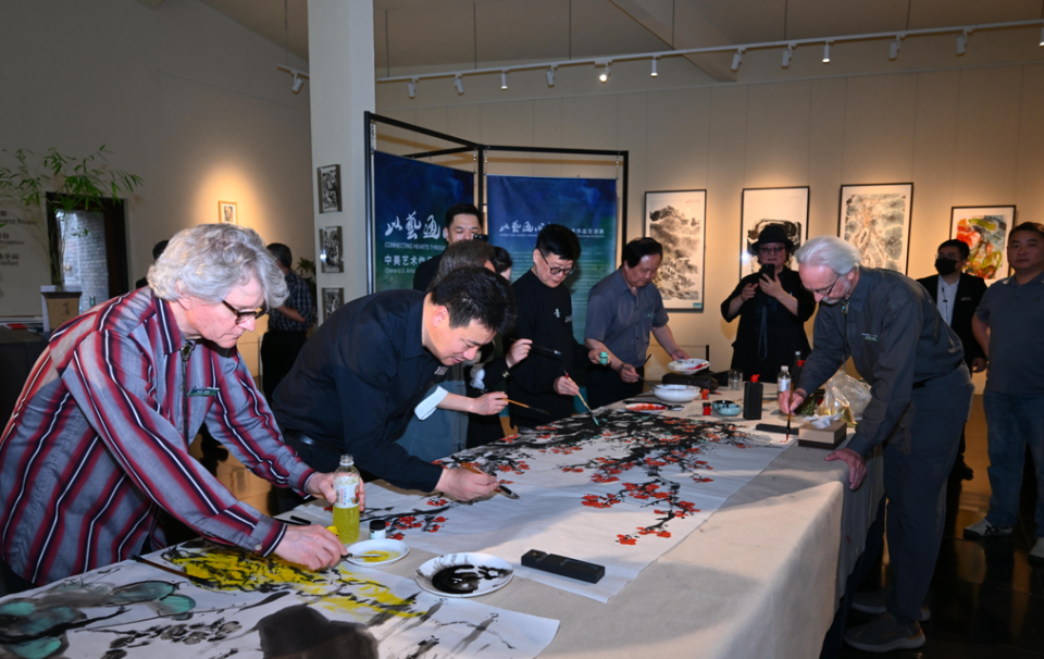 “以艺通心——中美艺术作品交流展”成功开幕